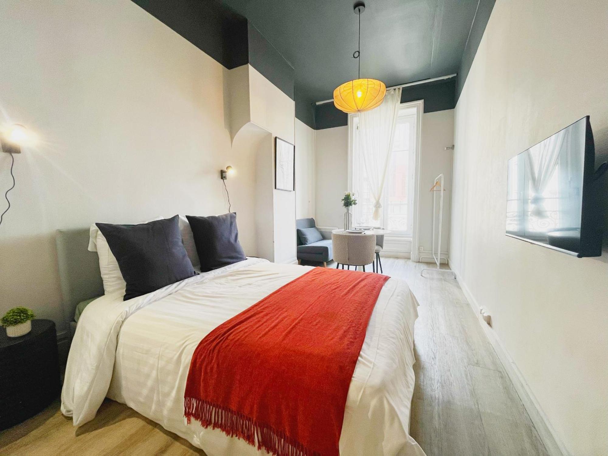 Suite Opium Lyon Exterior photo